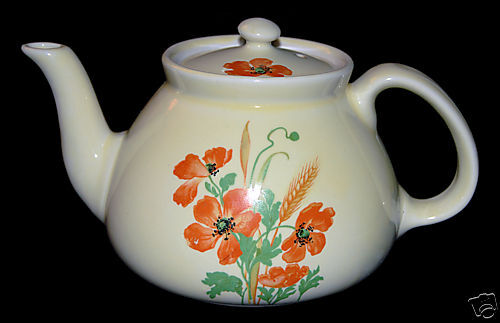 Hall Poppy & Wheat / Wild Poppy 8 Cup New York Teapot  