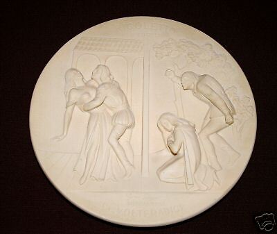 ALABASTER RIGOLETTO OPERA COLLECTOR PLATE  