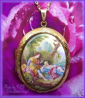 PORCELAIN RENAISSANCE LOVERS CAMEO LOCKET/NECKLACE A  