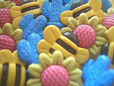 Bee, Cactus & Flower Plastic Button x 24 pc Knopfe  