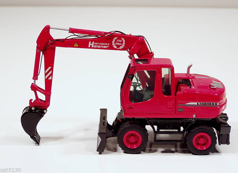 Liebherr 314 Excavator   HOLZNER   1/50   NZG #498  