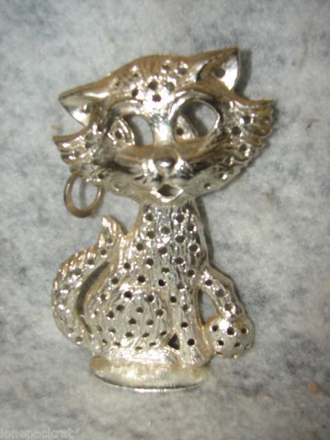 Vintage Kitty Cat Ear Ring Earring Holder  